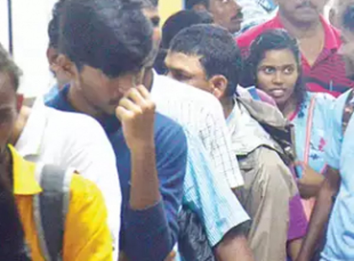 Hundreds seek permits to go to native places