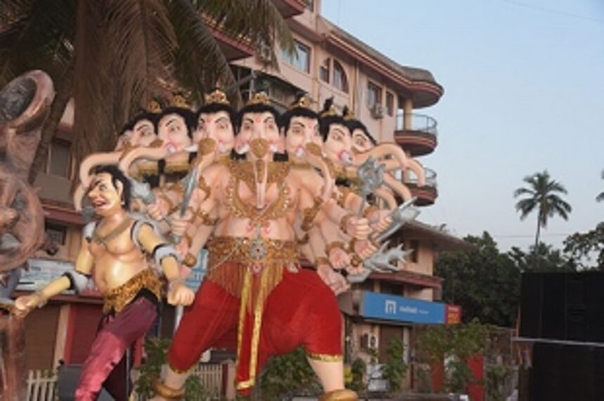 Hundreds throng Margao for Shigmo float parade