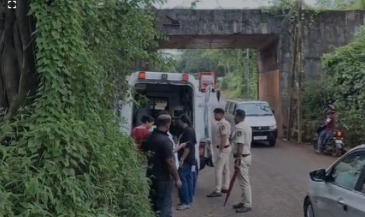 Husband Dies Saving Wife from Railway Tracks in Cuncolim Tragedy