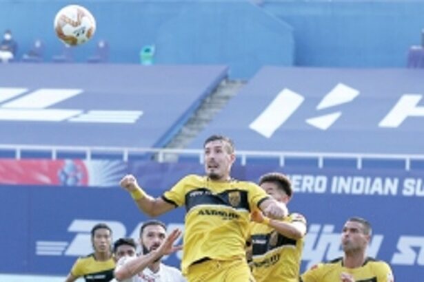 Hyderabad move to third after victory over insipid Chennaiyin