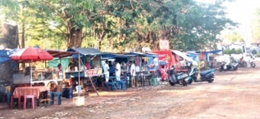 Hygiene necessary around food stalls at Chicalim junction 1 Hygiene necessary around food stalls at Chicalim junction