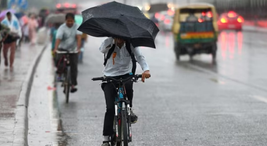 IMD Issues Orange Alert for Delhi-NCR Amid Heavy Rain, Yamuna Crosses Danger Level 1 IMD Issues Orange Alert for Delhi-NCR Amid Heavy Rain, Yamuna Crosses Danger Level