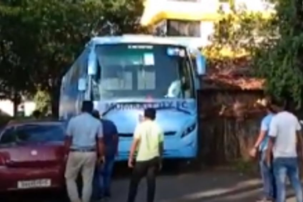 ISL officials confronted, bus ferrying  players stopped at Nagoa playground