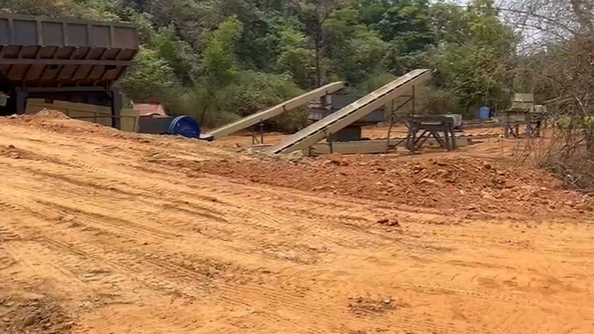 Illegal Stone Crusher Operation in Sanvordem Sparks Outrage, Locals Demand Immediate Action 1 Illegal Stone Crusher Operation in Sanvordem Sparks Outrage, Locals Demand Immediate Action