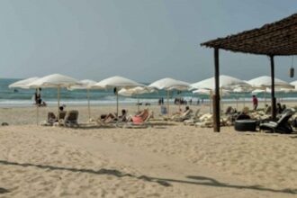 Illegal beach beds, umbrellas back at Morjim, locals demand another inspection