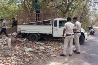 Illegal garbage dumping busted by locals at Ganeshpuri, Mapusa; Urge police to impose fine