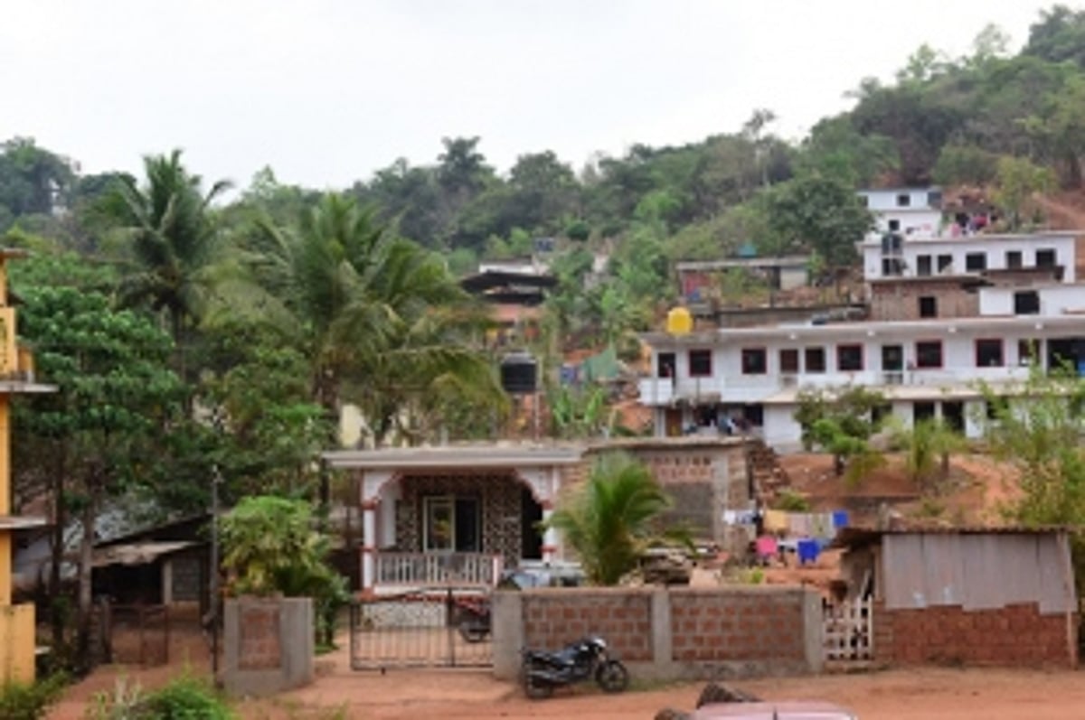 Illegal houses in evacuee land  will be demolished: CM