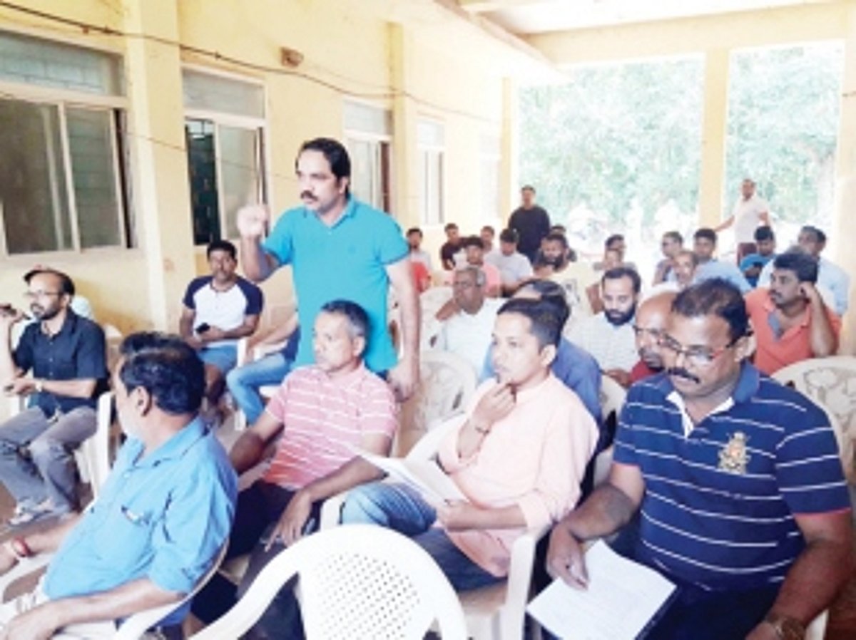 Illegal massage parlours dominate Mandrem meet