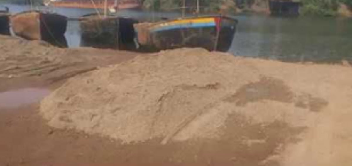 Illegal sand confiscated at Camurlim