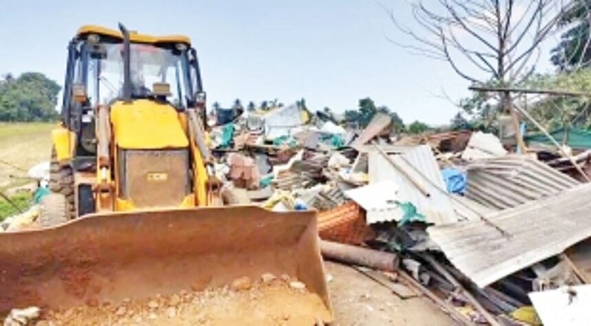 Illegal scrapyards demolished at Socorro 1 Illegal scrapyards demolished at Socorro
