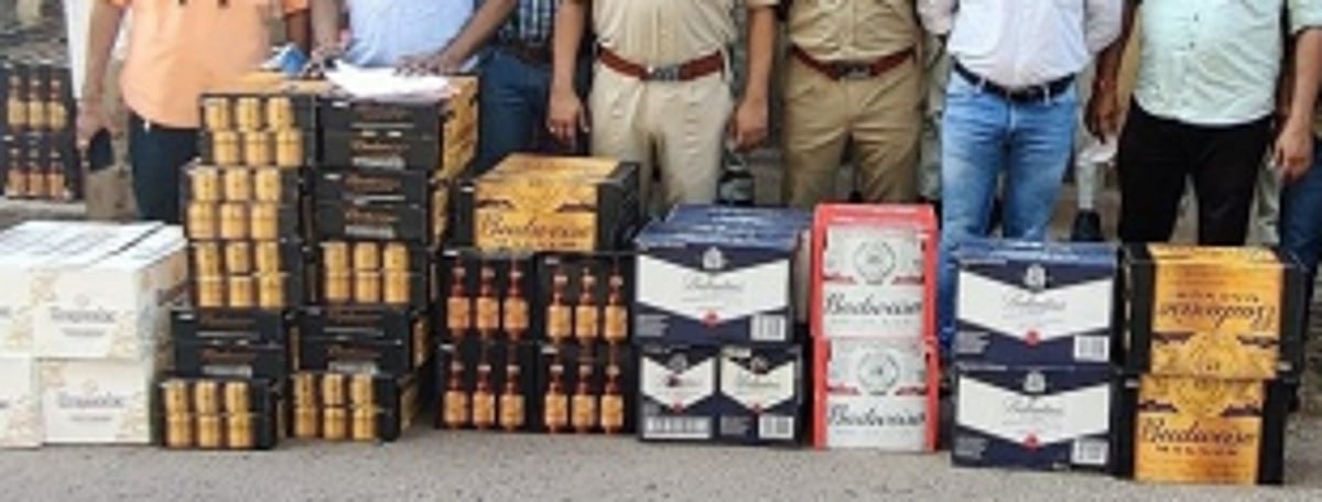 Illegally stored liquor seized at Cuncolim, Uguem