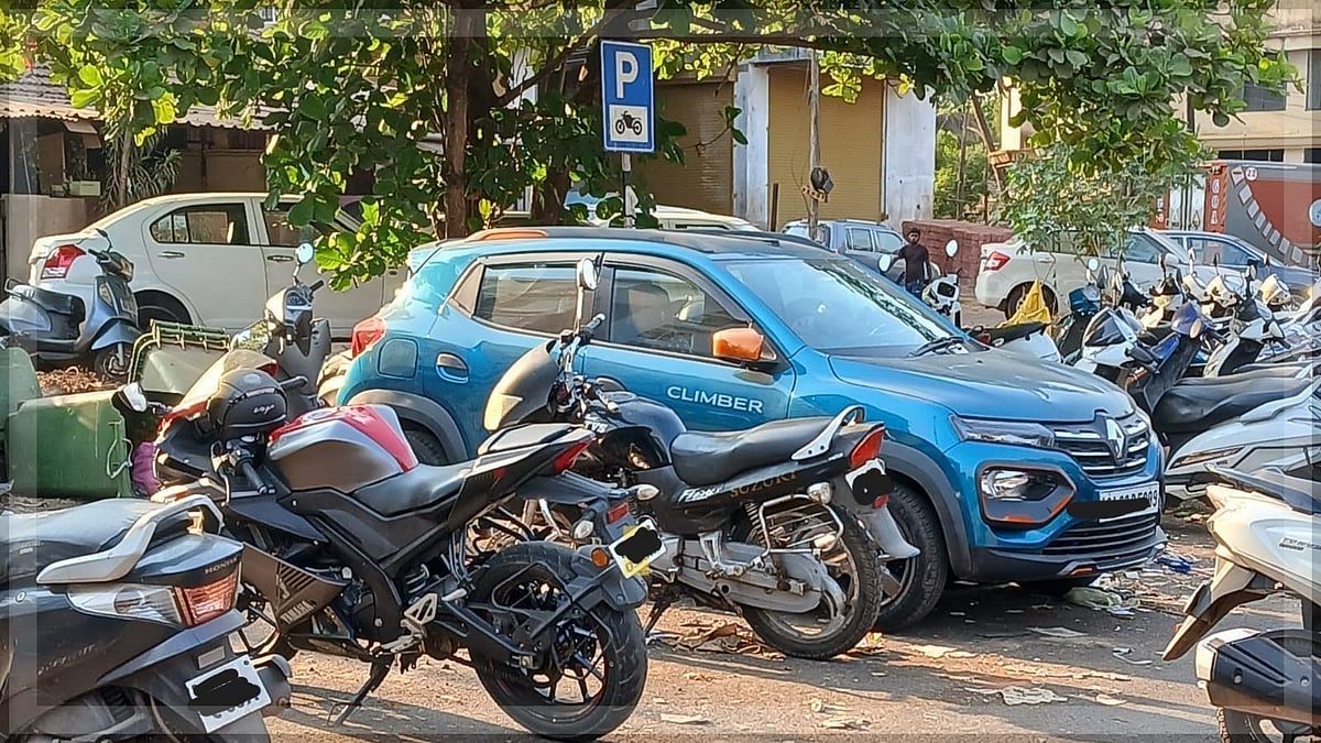 Improper Parking near Margao KTC Busstand: Four-Wheelers Blocking Two-Wheeler Spaces