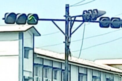 Improper working of signal lights