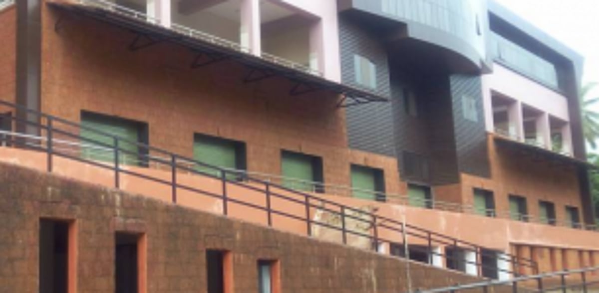 In a bid to defeat no-trust motion, SMC  chief files plaint against Oppn councillor