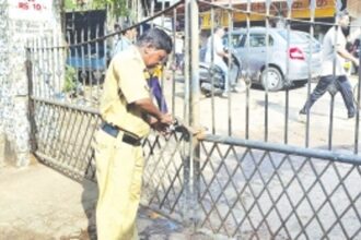 In crackdown on unregistered  fish traders, Dept shuts jetties