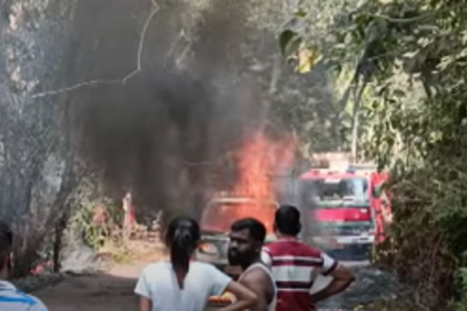 In motion goods carrier rickshaw catches fire, driver escapes unhurt