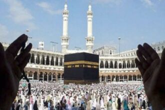 Inaugural Group of Srinagar's Haj Pilgrims Commence Journey to Saudi Arabia