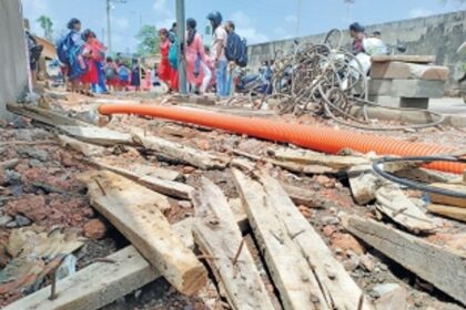 Incomplete construction work of footpath at Cujira school complex causes inconvenience to students, parents