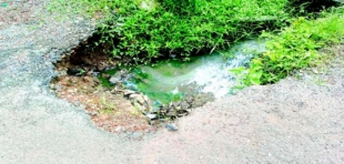 Incomplete drain puts motorists at risk on Quepem-Curchorem road