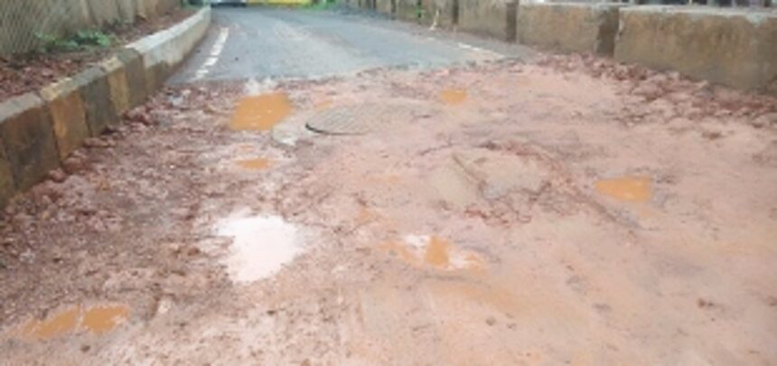 Incomplete sewerage work  at Kapileshwari damages  car on service road