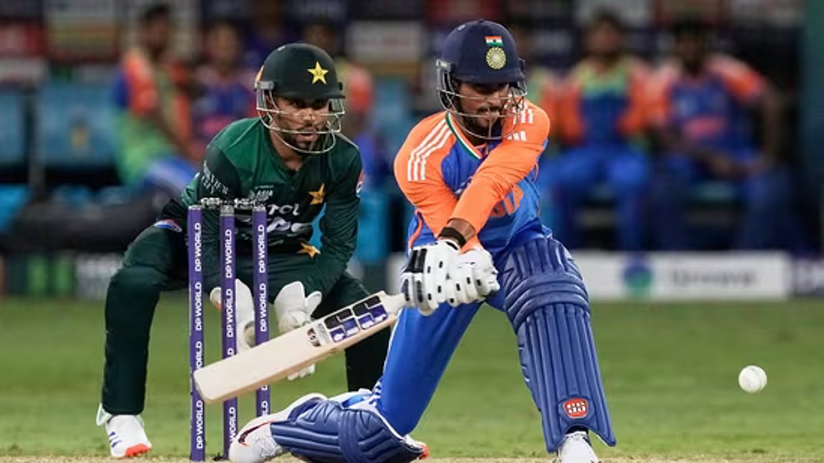 India Outclass PAK in One-Sided Asia Cup Clash, Nears Super 4s Spot