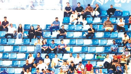 India-Pakistan Asia Cup 2025 Clash Sees Empty Stands Amid Boycott Calls; India Win by 7 Wickets but Skip Handshakes