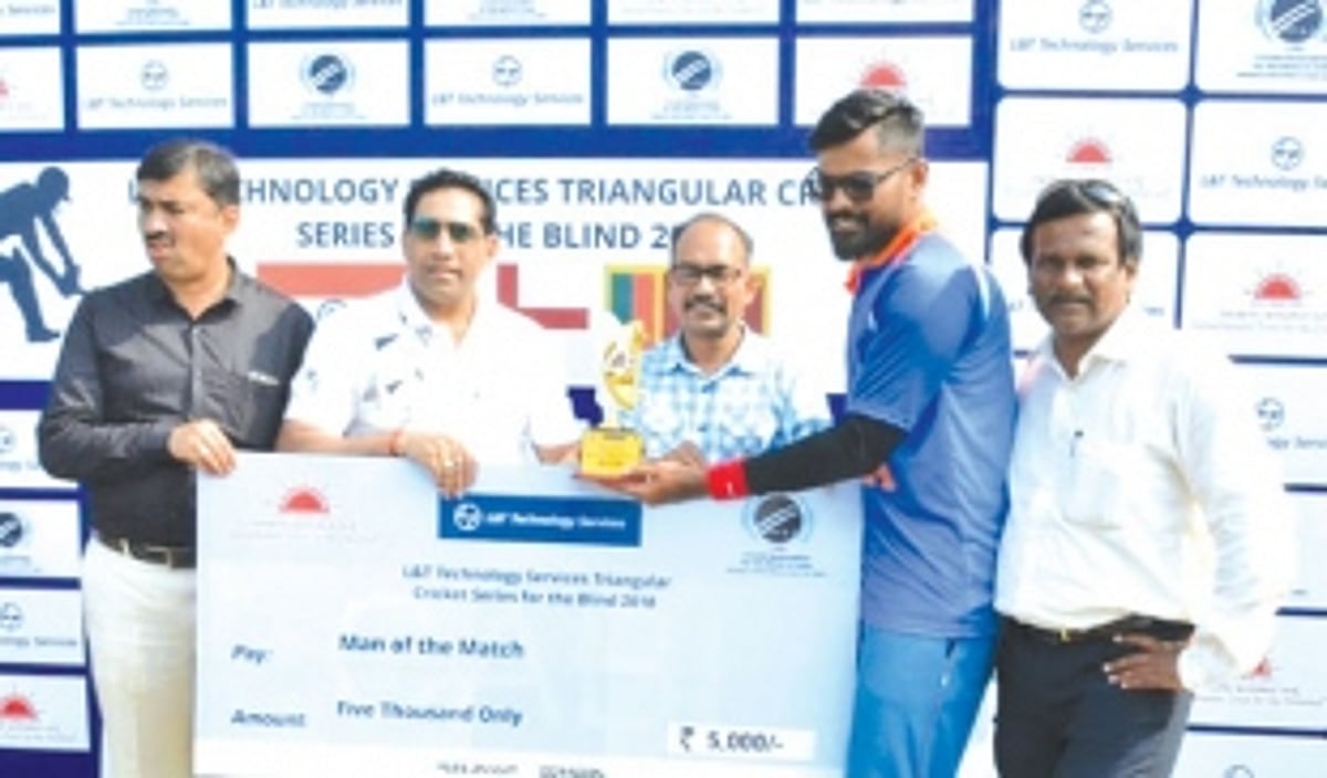 India cruise to a  comfortable win