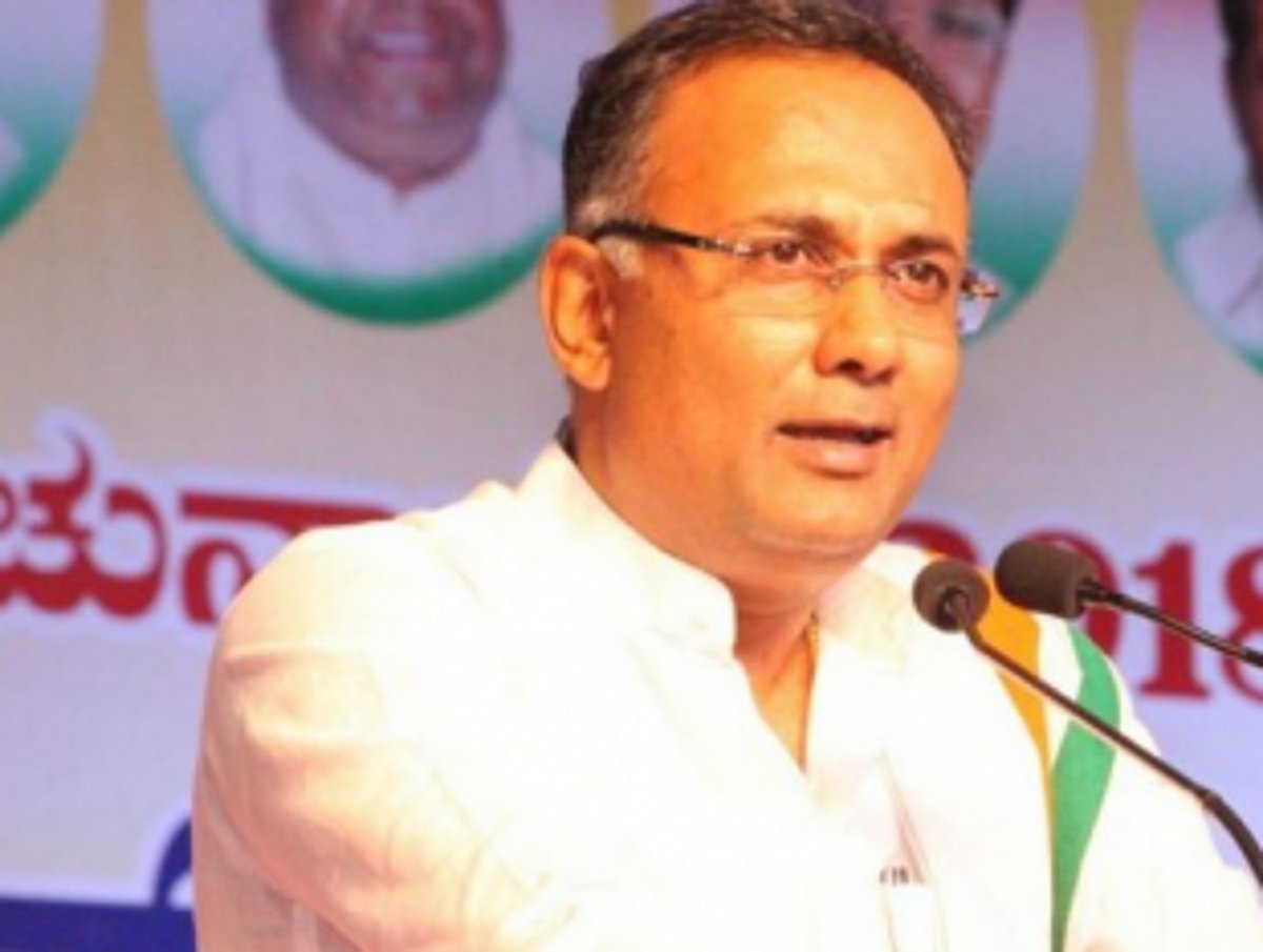 India going through political, social crisis: Cong