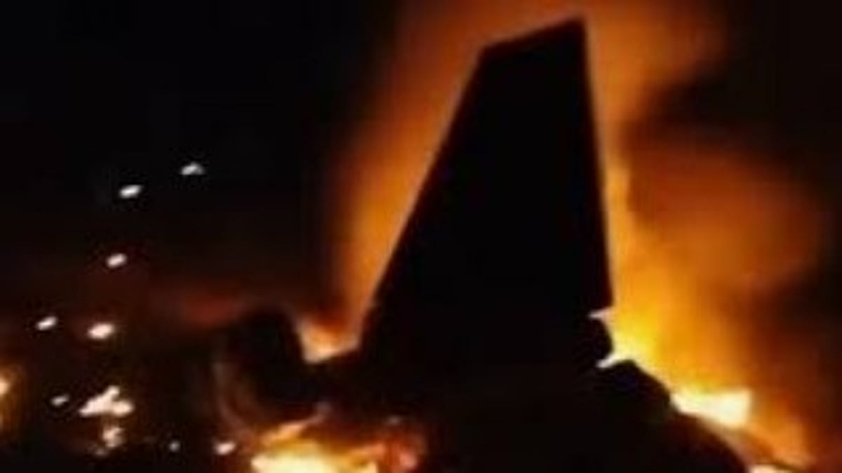 Indian Air Force Pilot Dies, Another Injured in Jaguar Fighter Jet Crash in Gujarat