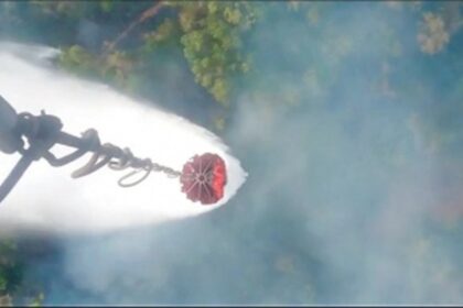 Indian Navy and Air Force help in fire fighting