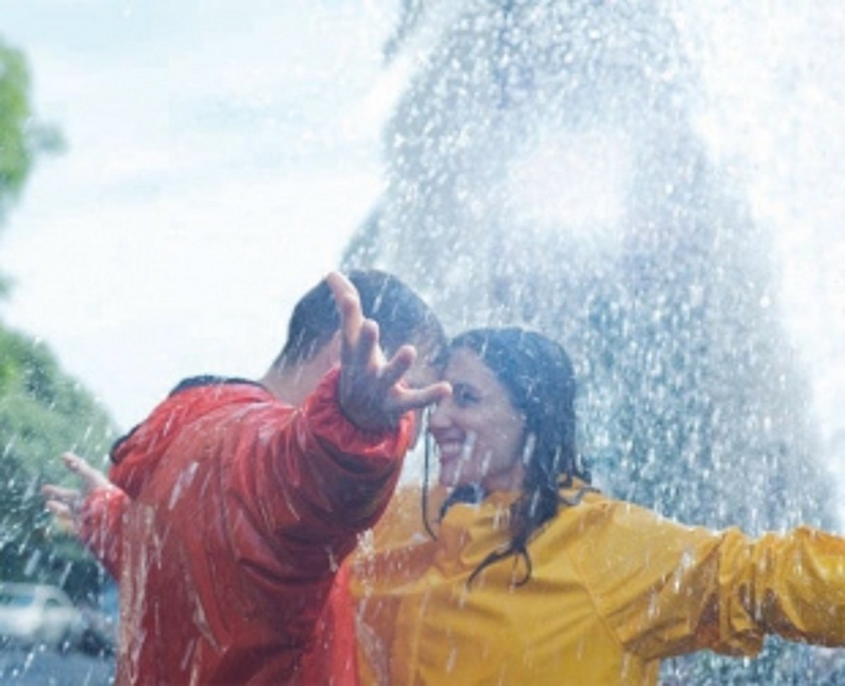 Indian couples love travelling in the rain!
