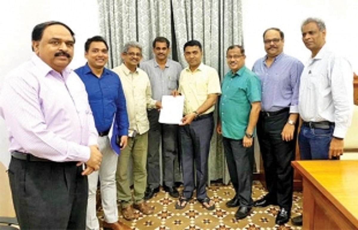 Industry delegates meet CM  to show support to lockdown