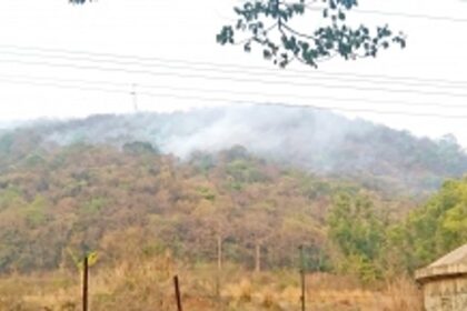 Inferno atop hillock near Sanjivani intensifies