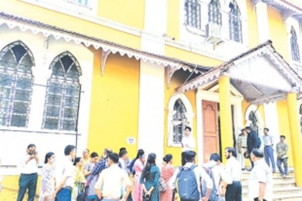 Inside job? Leaving no sign of forced entry, burglar robs gold, valuables from evidence room of JMFC Court