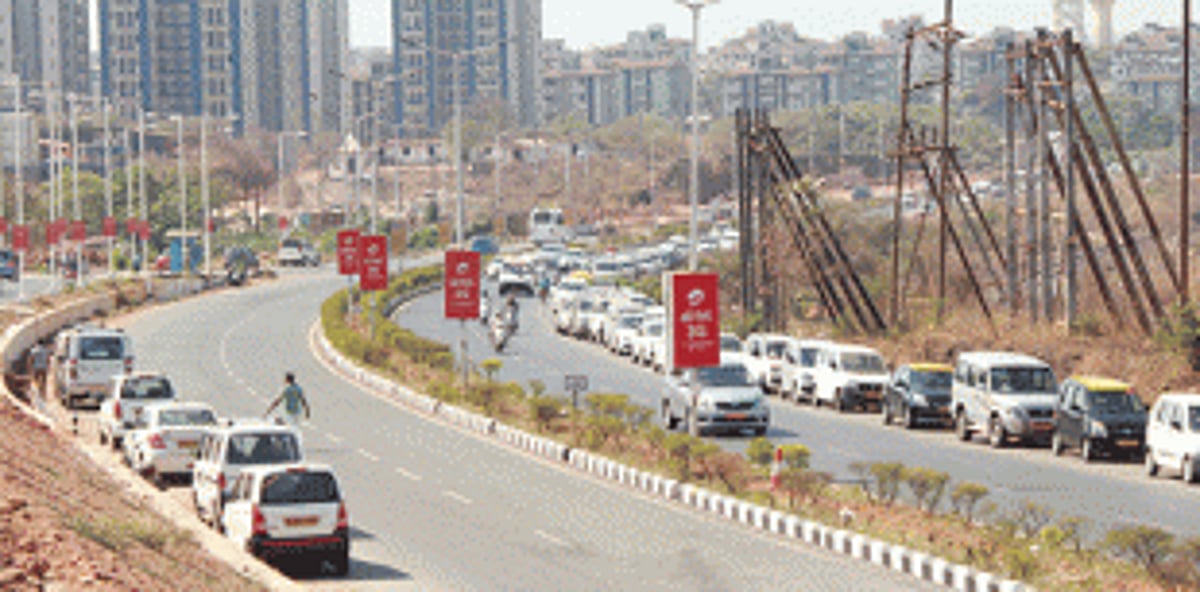 Is Mopa mucking it up for Dabolim?