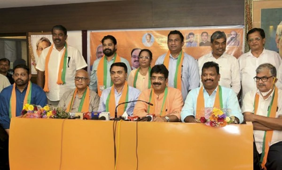 Is Uday Bhembre’s statement asking people to pelt stones at houses of defector MLAs, right?