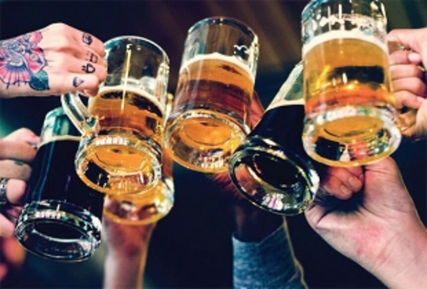 Is it time to raise a toast to the opening of bars? 1 Is it time to raise a toast to the opening of bars?