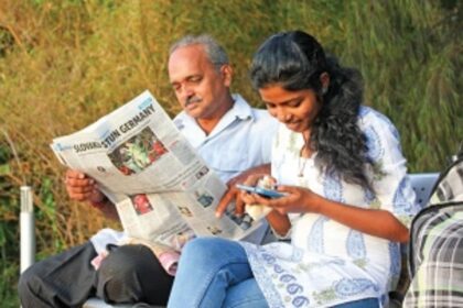 Is the smartphone the newspaper?