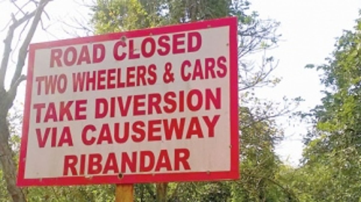 Is this signboard along Kadamba bypass road necessary?