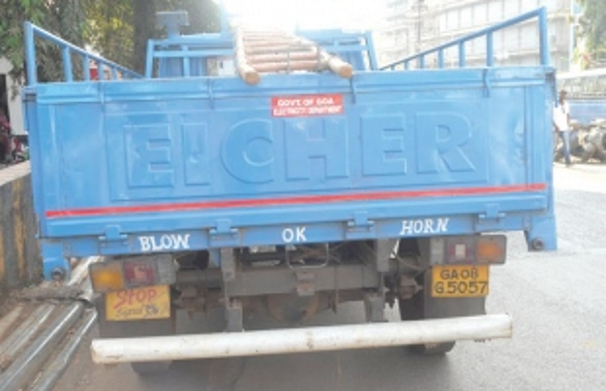 Issue challans to Government vehicles too