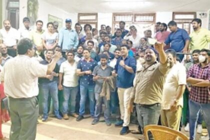 It was a sing-ful night for AAP at Agacaim