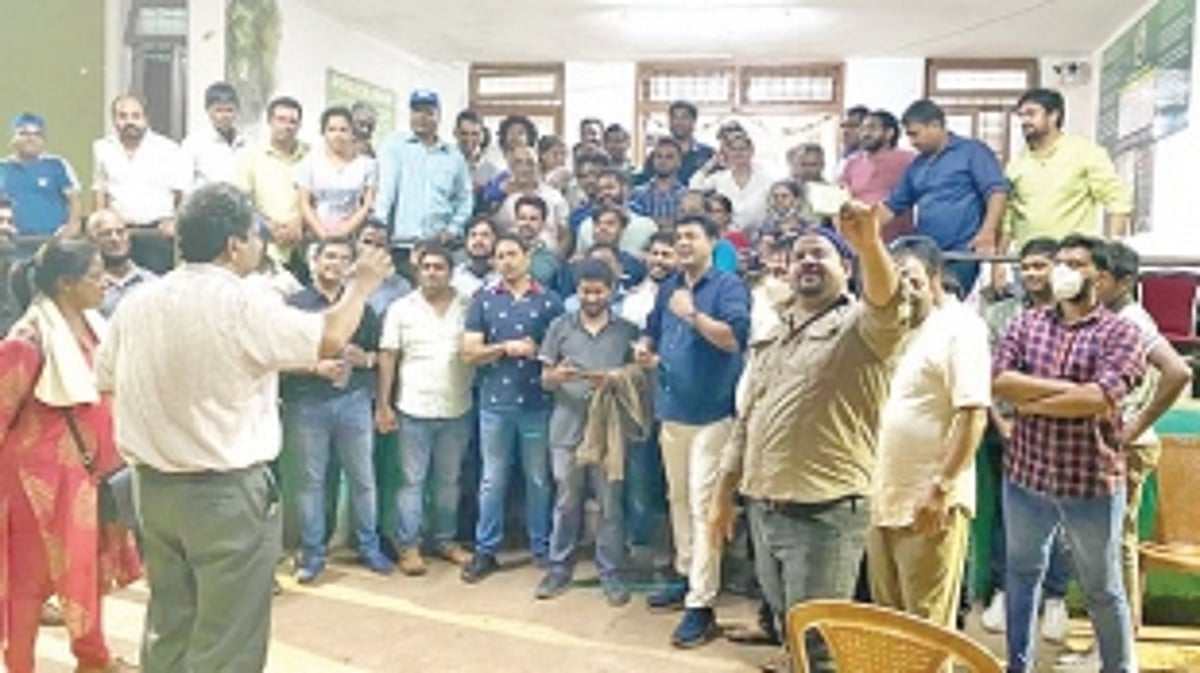 It was a sing-ful night for AAP at Agacaim