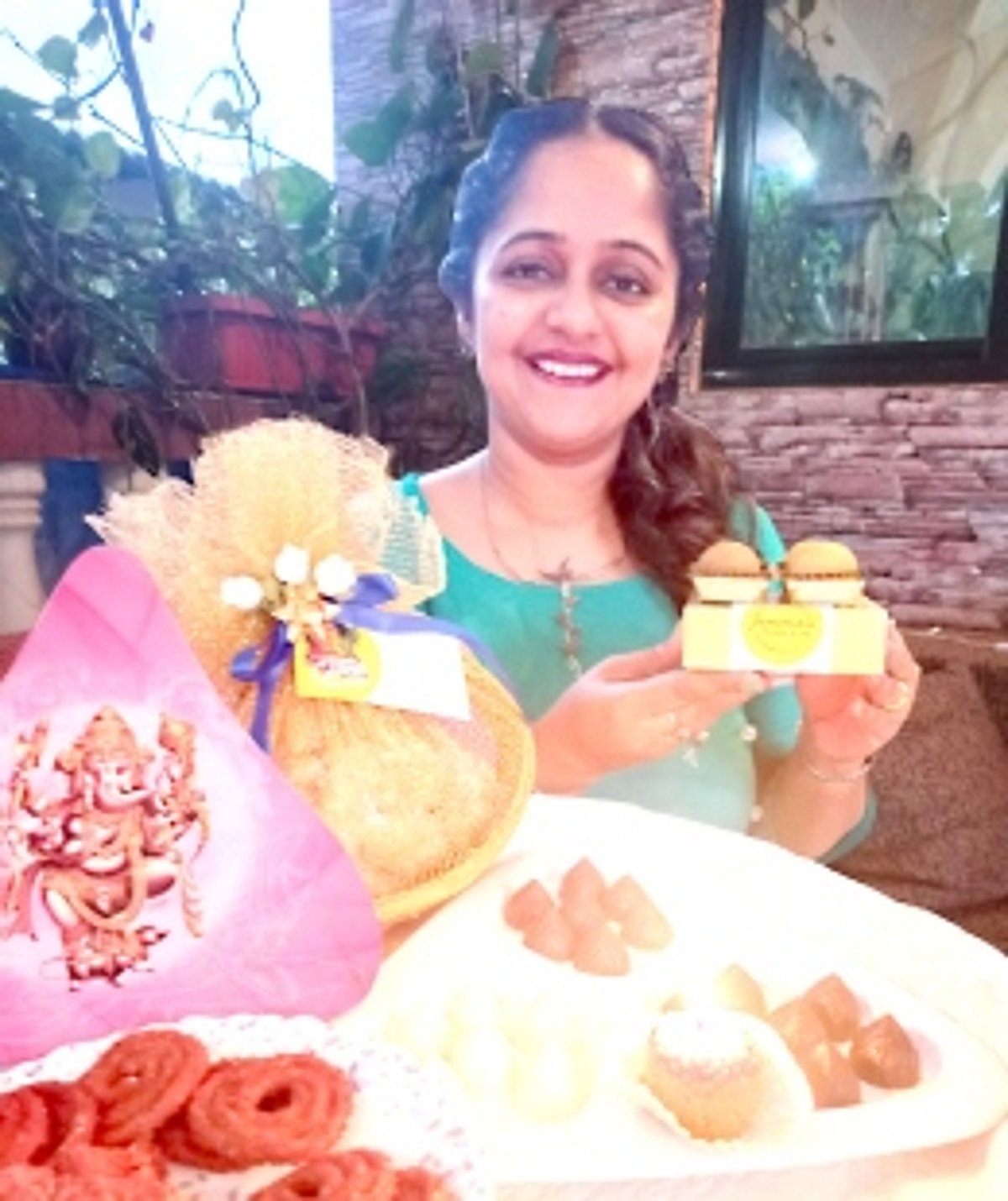 Jermaine Mendes’ hampers spread festive joy with a personal touch