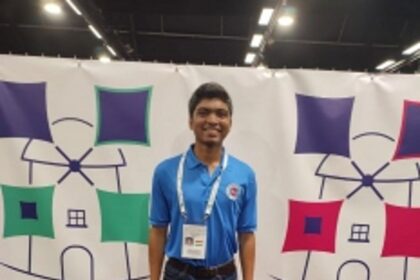 Johann walks the ‘bridge’ for India in Veldhoven