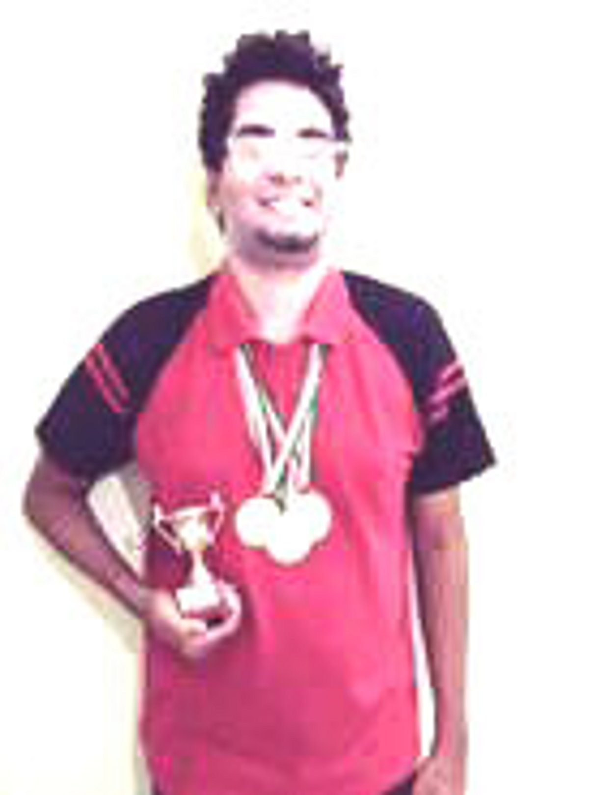 Jonlen excels in swimming championship