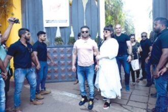 Joshis enter Kingfisher Villa