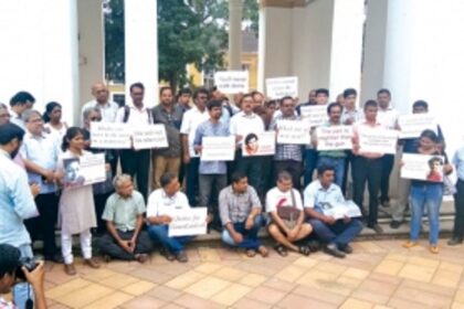 Journos lead protest to condemn Lankesh murder
