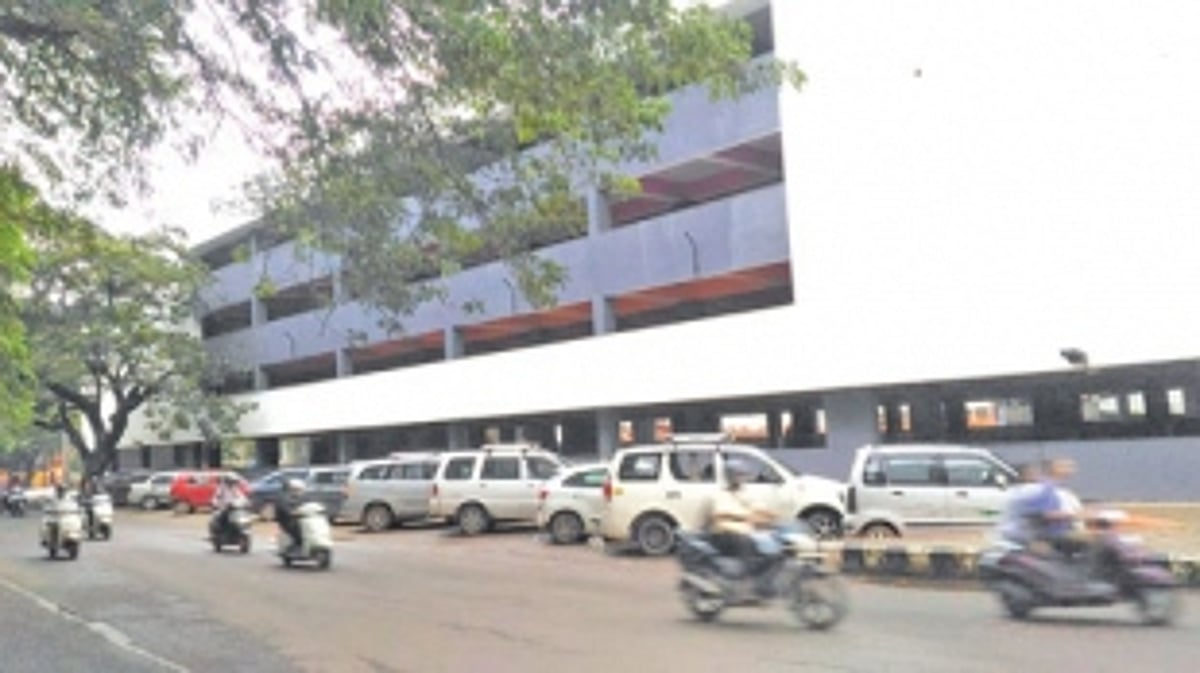 Just one level problem in multi-level parking – construction licence