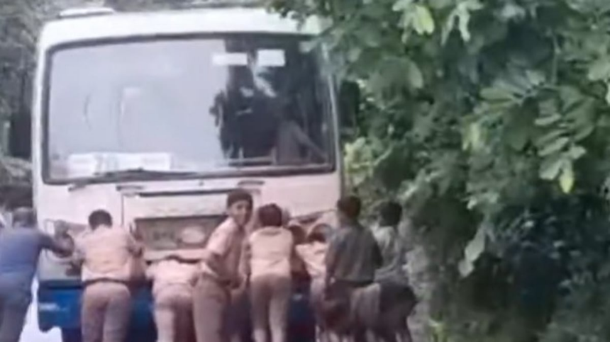 KTC Driver Faces Action After School Children Made to Push Stalled Bus in Nuvem 1 KTC Driver Faces Action After School Children Made to Push Stalled Bus in Nuvem