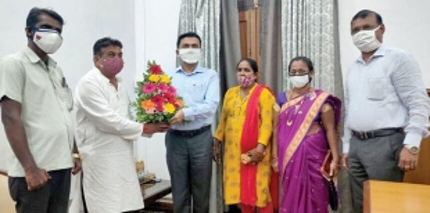 Kalay sarpanch meets CM, appeals for appointing Forest Settlement Officer